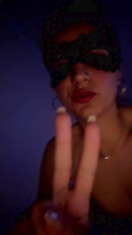 Pissiciisexy webcam model stream image