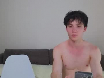 pupsenish webcam model stream image