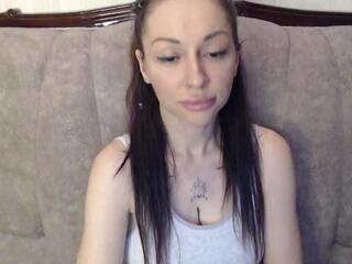 Lyala Moon webcam model stream image