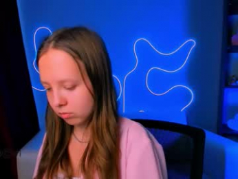 bloom_all webcam model stream image