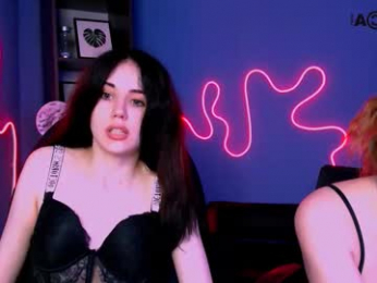 bloom_all webcam model stream image