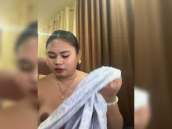 Urasianladyfox2xx webcam model stream image