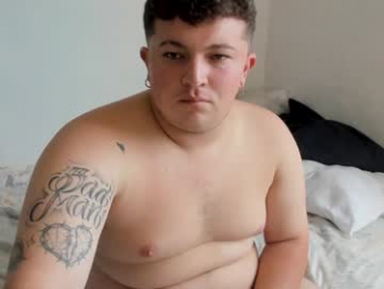 onewhiteboichub webcam chaturbate model stream image