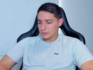 Max Corner webcam model stream image