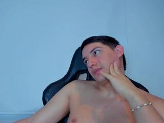 Max Corner webcam model stream image