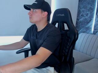 Max Corner webcam model stream image