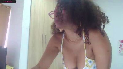 BustyXMilf webcam model stream image