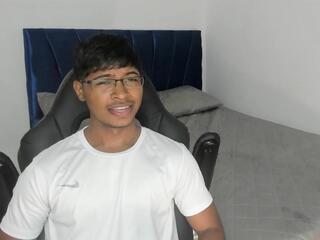 Jones Bincs webcam model stream image