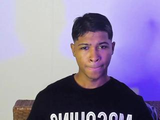Jones Bincs webcam model stream image