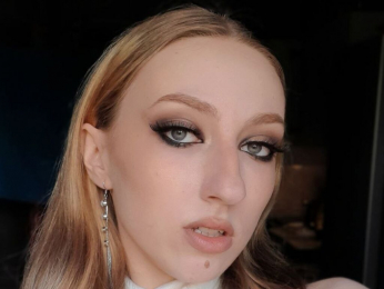 HenriettaFare webcam livejasmin model stream image