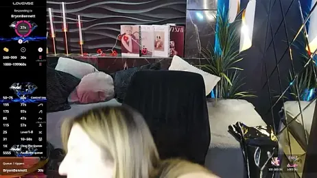 KylieMellow webcam model stream image