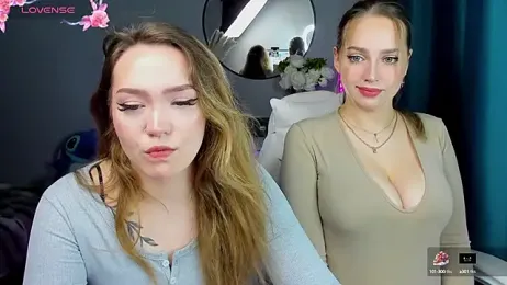 YaraKroft_ webcam model stream image