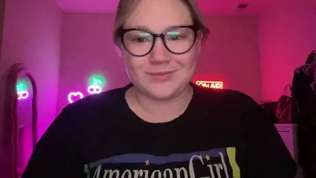 PiggyRose webcam model stream image