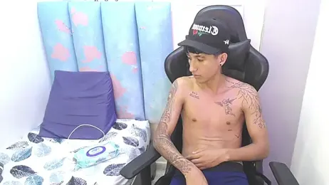 liam_play webcam model stream image