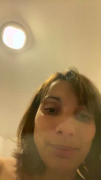 clovise233 webcam model stream image