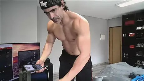 latinoo23bom webcam stripchat model stream image