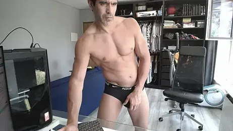 latinoo23bom webcam model stream image