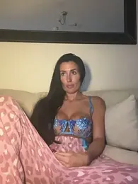 SECRETBELLAUK webcam model stream image