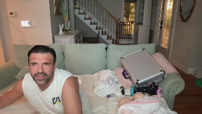 LimitlessLovers webcam model stream image