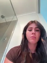 aus_queen webcam model stream image