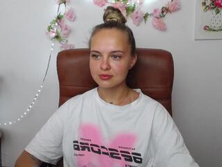 Khaleesi Moon webcam model stream image