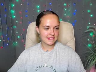 Khaleesi Moon webcam model stream image
