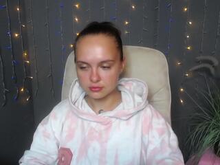 Khaleesi Moon webcam model stream image