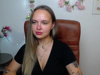 Khaleesi Moon webcam model stream image
