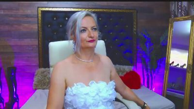 LadyTouch4u webcam model stream image
