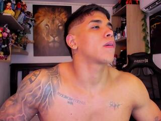 William Dracko webcam model stream image