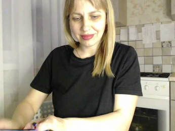 Karmella webcam model stream image