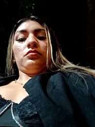 Sharyt_Naughty webcam model stream image