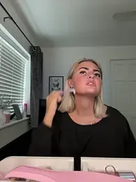 KatieGrace webcam model stream image