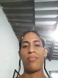 AlexaWarner webcam model stream image