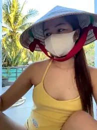 BabyThree_ webcam model stream image