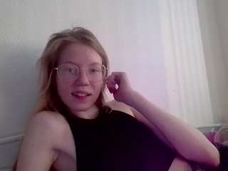 esme-runn webcam model stream image