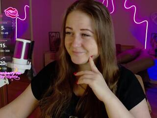 Lizzy Shine webcam flirt4free model stream image