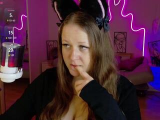 Lizzy Shine webcam model stream image