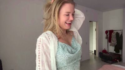 Missfit_ webcam model stream image