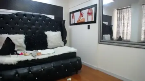 IssadoraJames webcam model stream image