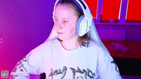 mon_lola webcam model stream image