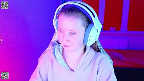 mon_lola webcam model stream image