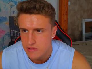 Leo Cavalli webcam model stream image