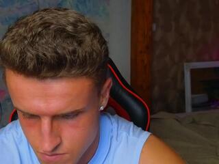 Leo Cavalli webcam model stream image