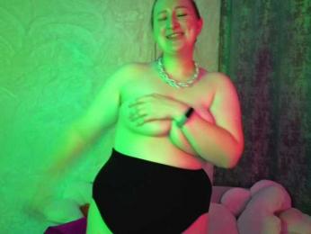 hornywood webcam model stream image