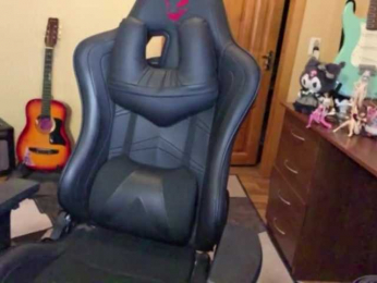 AlexisMuur webcam model stream image