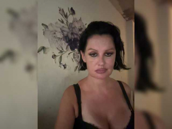 RoyalBreasts webcam model stream image