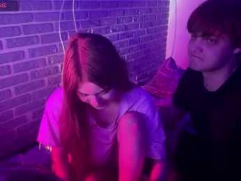 fetchingcouplee webcam model stream image