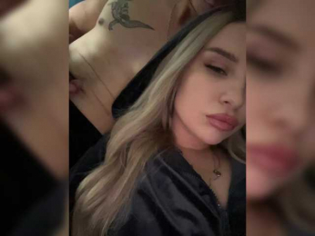 SMILE_Girl webcam model stream image