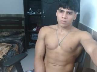 tylergold23 webcam model stream image